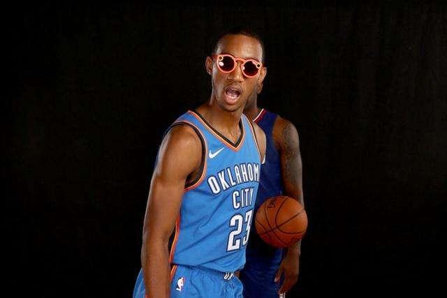 体育图片：预计萨内和科曼中一人明夏被清洗